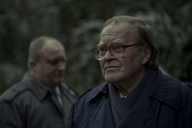 Bez vědomí - Epizoda 5 - De la película - Jan Vlasák