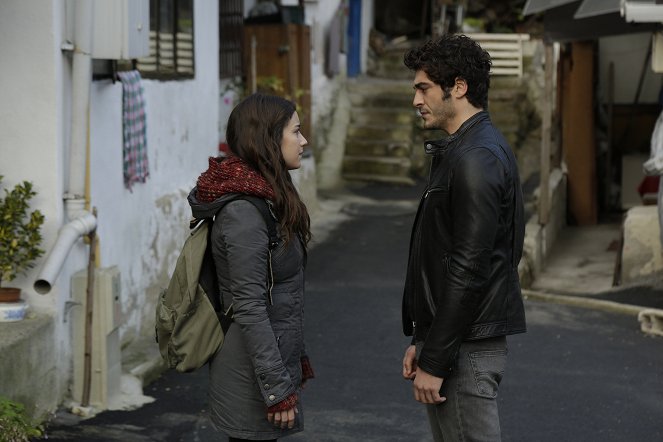 Bizim Hikaye - Season 1 - Episode 11 - Z filmu - Hazal Kaya, Burak Deniz