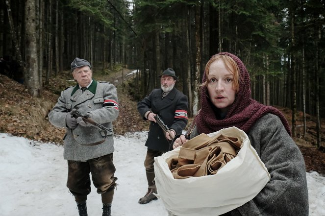 Ein Dorf wehrt sich: Das Geheimnis von Altaussee - Z filmu - Peter Lerchbaumer, Brigitte Hobmeier