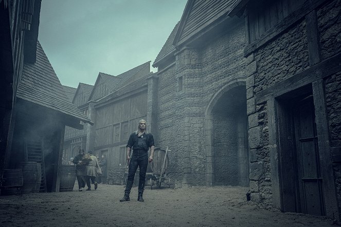 The Witcher - The End’s Beginning - Photos - Henry Cavill