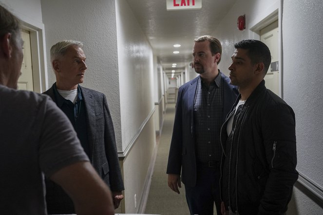 NCIS - Tengerészeti helyszínelők - Motel - Filmfotók - Mark Harmon, Sean Murray, Wilmer Valderrama
