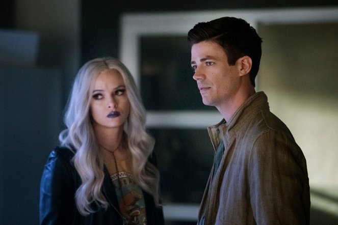 The Flash - Crise existentielle - Film - Danielle Panabaker, Grant Gustin