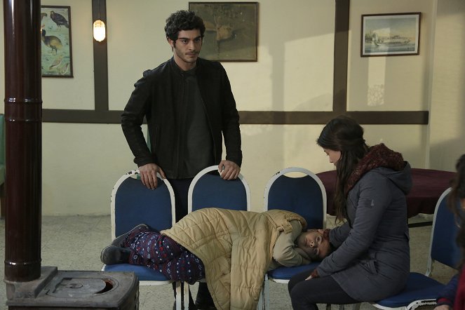 Az én kis családom - Season 1 - Episode 12 - Filmfotók - Burak Deniz, Zeynep Selimoğlu