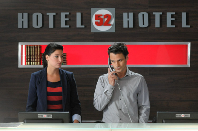 Hotel 52 - Episode 2 - Filmfotos - Laura Samojłowicz, Jan Wieczorkowski