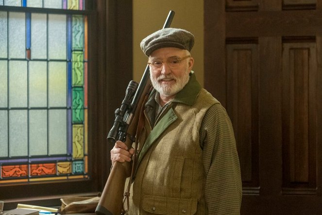 Perfect Harmony - Hunting Season - De la película - Bradley Whitford