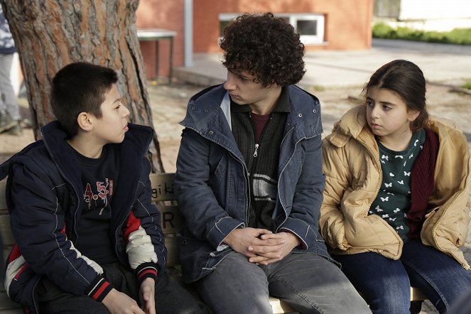 Az én kis családom - Episode 16 - Filmfotók - Alp Akar, Nejat Uygur, Zeynep Selimoğlu