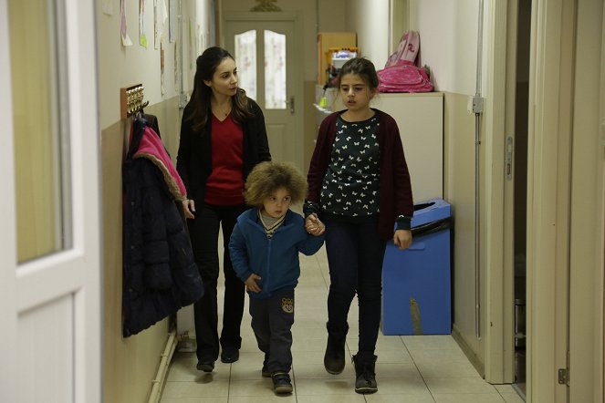 Az én kis családom - Episode 16 - Filmfotók - Hazal Kaya, Ömer Sevgi, Zeynep Selimoğlu