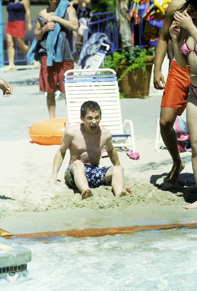 Malcolm in the Middle - Water Park - Photos