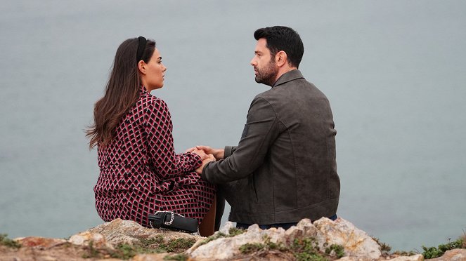 Kimse Bilmez - Episode 22 - Photos - Özgü Kaya, Keremcem Dürük