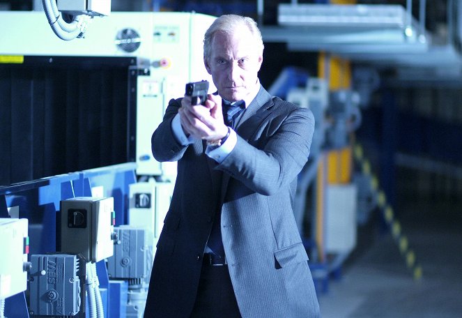 The Contractor - Film - Charles Dance