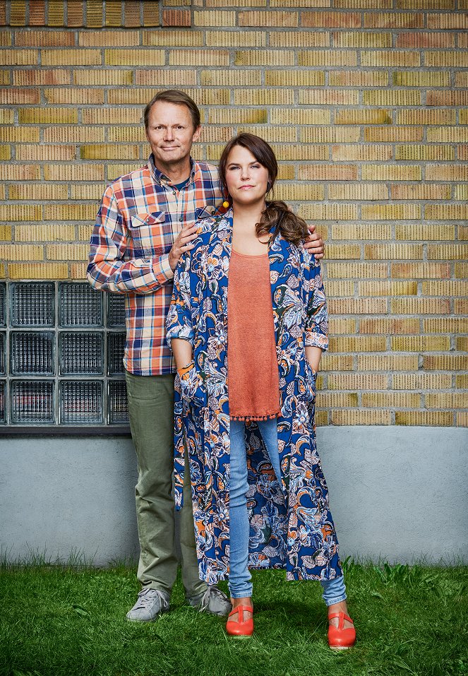The Sunny Side - Season 6 - Promo - Felix Herngren, Mia Skäringer