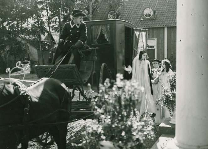 Gösta Berling I. - Filmfotos - Mona Mårtenson, Greta Garbo