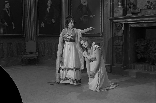 Gösta Berling II. - Filmfotos - Ellen Cederström, Greta Garbo