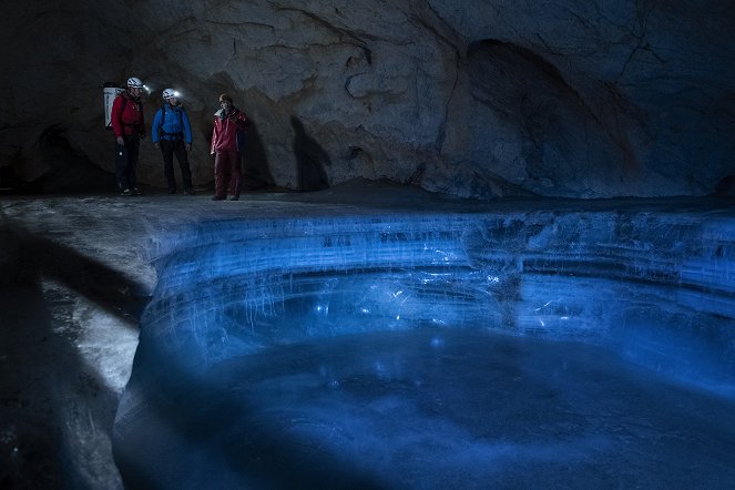 Bergwelten - Eisiges Labyrinth - Klettern in den größten Eishöhlen der Welt - De filmes