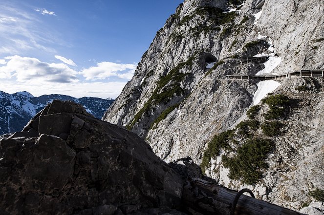 Bergwelten - Eisiges Labyrinth - Klettern in den größten Eishöhlen der Welt - Photos