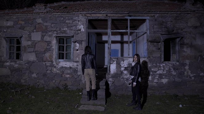 Ecinni: Tılsımlı Mezar - Kuvat elokuvasta