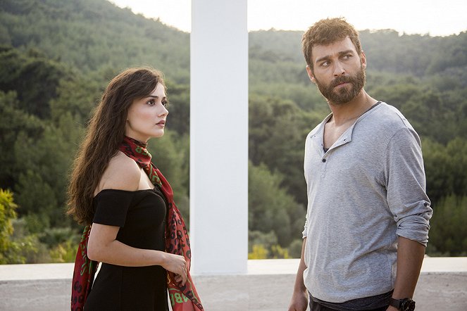 Sevgili Geçmiş - Episode 4 - Kuvat elokuvasta - Sevda Erginci, Seçkin Özdemir