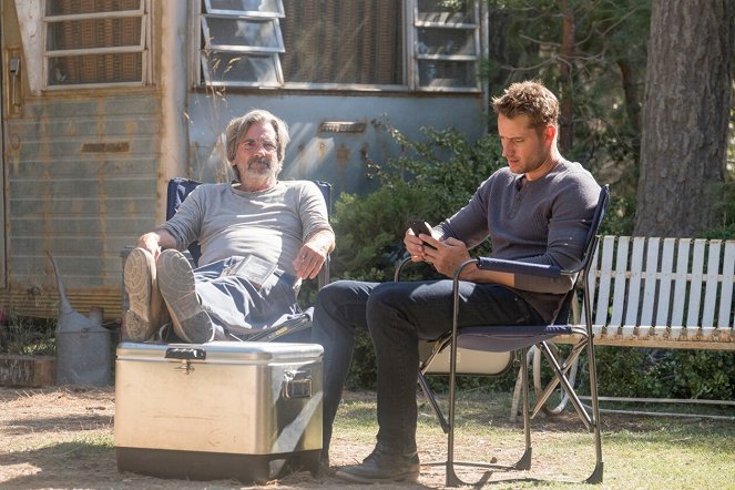 This Is Us - The Club - Photos - Griffin Dunne, Justin Hartley