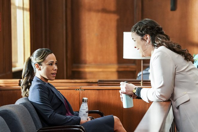 Bírónő, kérem! - Season 1 - Családi kötelék - Filmfotók - Jessica Camacho, Lindsay Mendez