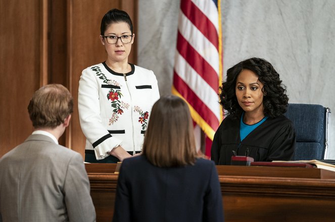 All Rise - Season 1 - How to Succeed in Law Without Really Re-Trying - Photos - Ruthie Ann Miles, Simone Missick