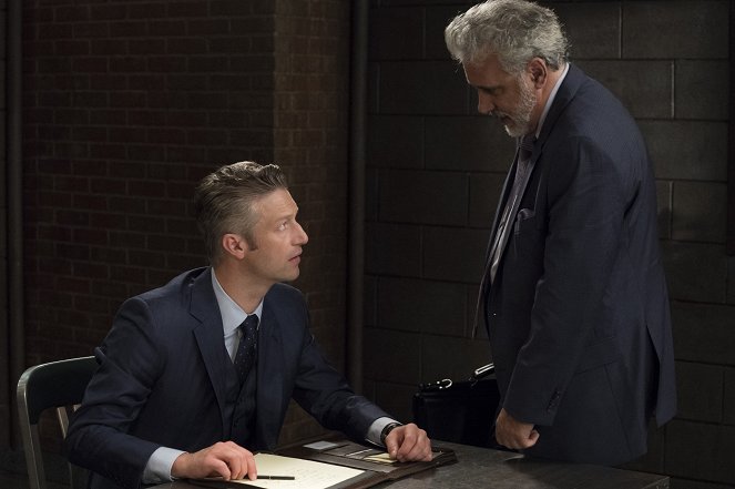 Law & Order: Special Victims Unit - Season 21 - Murdered at a Bad Address - Photos - Peter Scanavino, Lou Martini Jr.