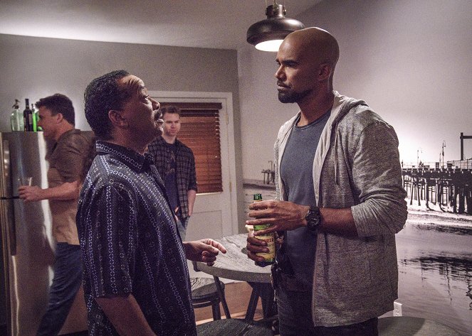 S.W.A.T. - Season 3 - Fire in the Sky - Photos - Shemar Moore