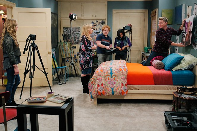 Melissa & Joey - The Book Club - Photos - Taylor Spreitler, Jimmy Bellinger, Sterling Knight