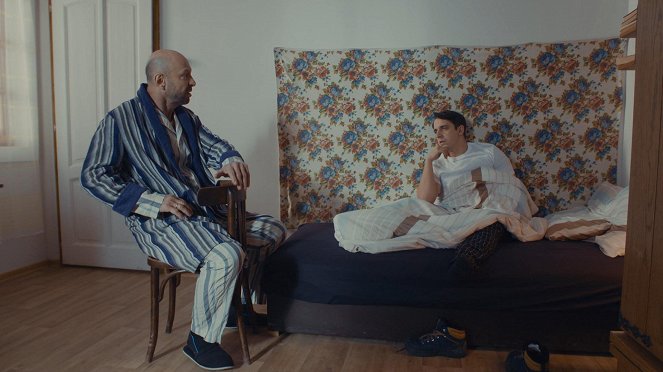 Drága örökösök - Szerelem Ökörapátiban - Filmfotos - Ferenc Lengyel, Lehel Kovács