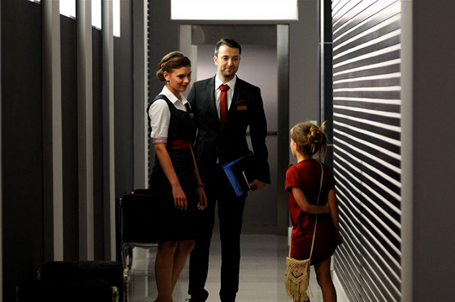 Hotel 52 - Season 7 - Episode 1 - Filmfotos - Klaudia Halejcio, Filip Bobek