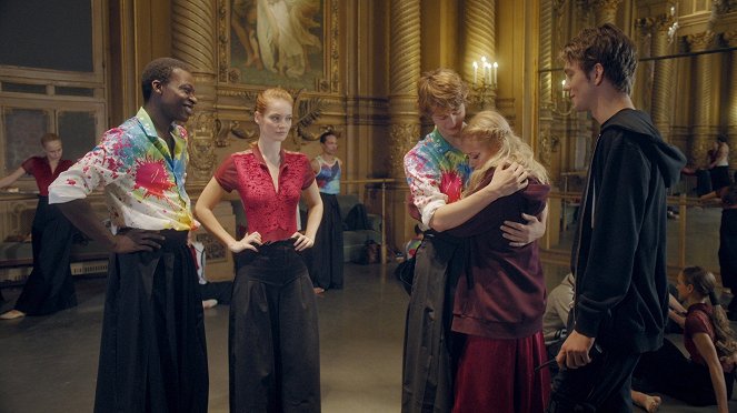 Find Me in Paris - Carte blanche - De la película - Terique Jarrett, Hannah Dodd, Castle Rock, Jessica Lord, Rory J. Saper