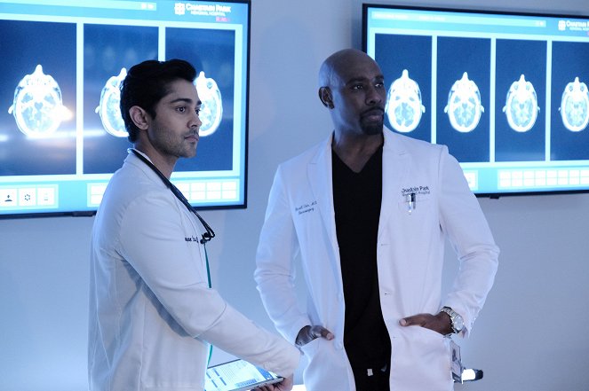 The Resident - Out for Blood - Van film - Manish Dayal, Morris Chestnut