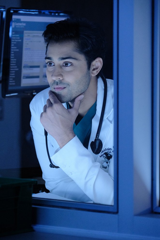 The Resident - Out for Blood - De la película - Manish Dayal