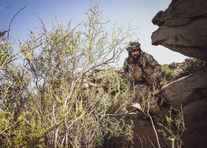 SEAL Team - Danger Crossing - Photos - A. J. Buckley