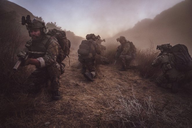 SEAL Team - Spiel mit dem Feuer - Filmfotos - Scott Foxx
