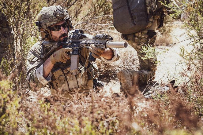 SEAL Team - Spiel mit dem Feuer - Filmfotos - Justin Melnick