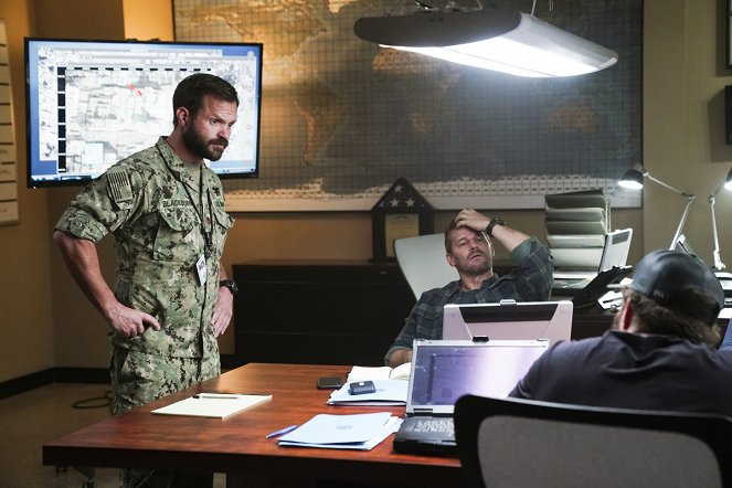SEAL Team - Season 3 - Unbecoming an Officer - Kuvat elokuvasta - Judd Lormand, David Boreanaz