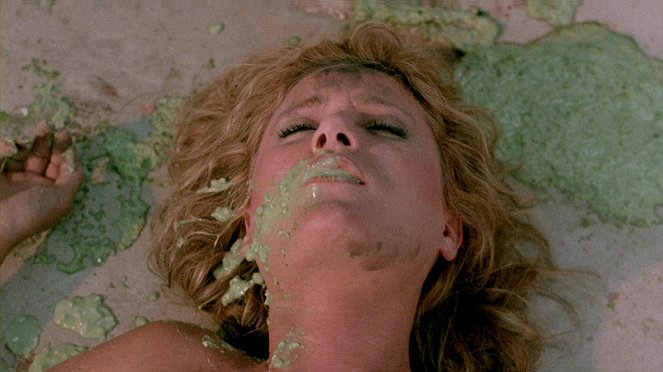 Class of Nuke 'Em High Part 3: The Good, the Bad and the Subhumanoid - Van film