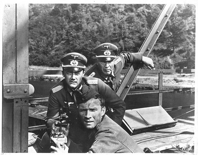 Viimeinen silta yli Reinin - Kuvat elokuvasta - Robert Vaughn, Hans Christian Blech
