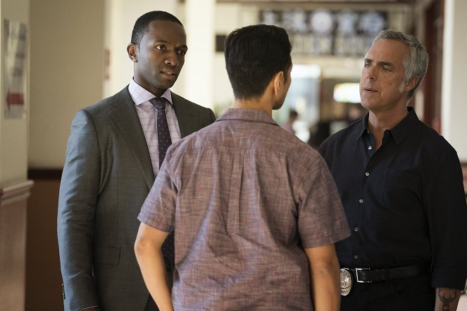 Bosch - The Wine of Youth - Photos - Jamie Hector, Titus Welliver