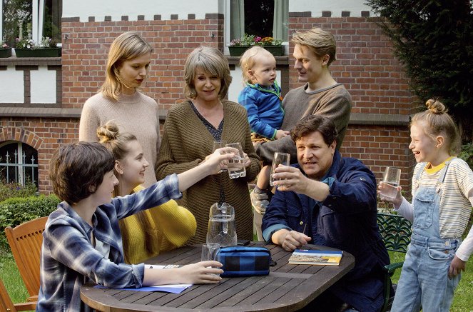Familie Dr. Kleist - Season 8 - Spitz auf Knopf - Filmfotos