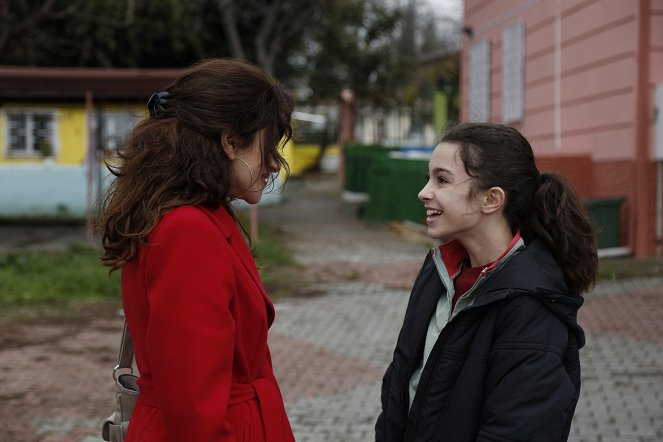 Bizim Hikaye - Episode 18 - Film - Nesrin Cavadzade