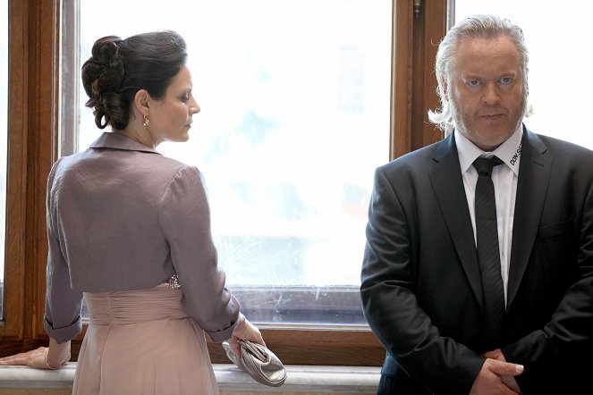 SOKO Donau - Season 10 - Gute Gesellschaft - De la película - Elisabeth Lanz, Gregor Seberg