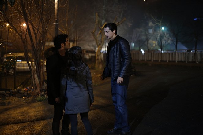 Bizim Hikaye - Episode 19 - Filmfotos - Burak Deniz, Mehmetcan Mincinozlu