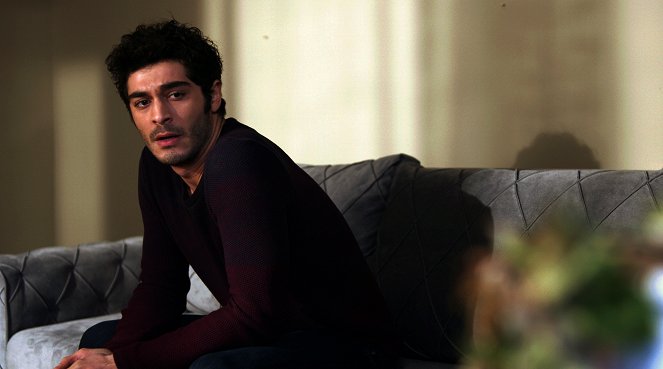 Bizim Hikaye - Episode 19 - Do filme - Burak Deniz