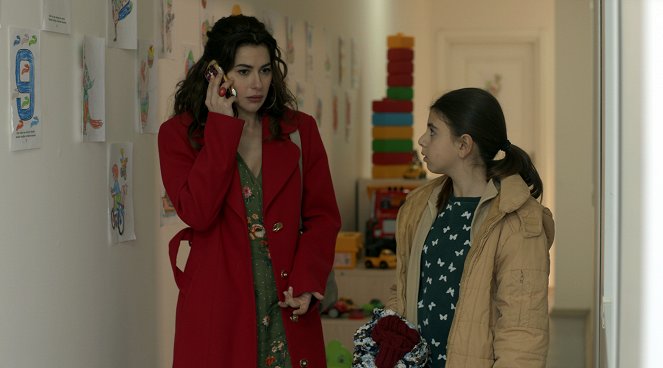 Our Story - Episode 19 - Photos - Nesrin Cavadzade, Zeynep Selimoğlu