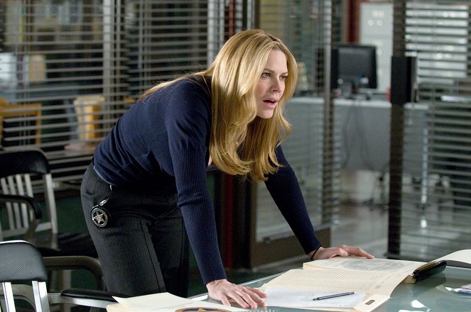 In Plain Sight - Season 2 - In My Humboldt Opinion - Photos - Mary McCormack