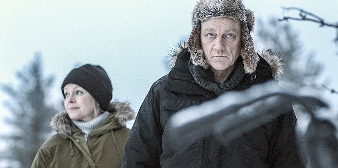 Bordertown - Season 3 - Ihmispeto 1/2 - Filmfotos - Anu Sinisalo, Ville Virtanen