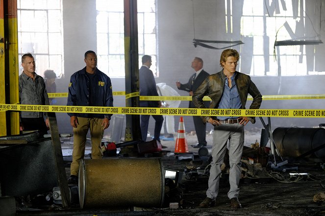 MacGyver - Wrench - Z filmu - George Eads, Lucas Till