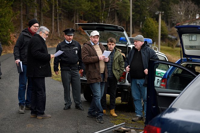 Strážmajster Topinka - Zločin na tanečnom parkete - Z nakrúcania - Petr Zahrádka, Jiří Bartoška, Robert Mikluš, Marek Taclík