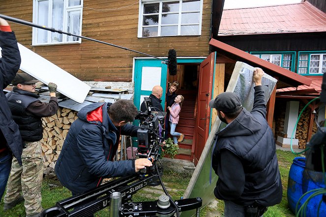 Strážmistr Topinka - Zločin na svatbě - Van de set